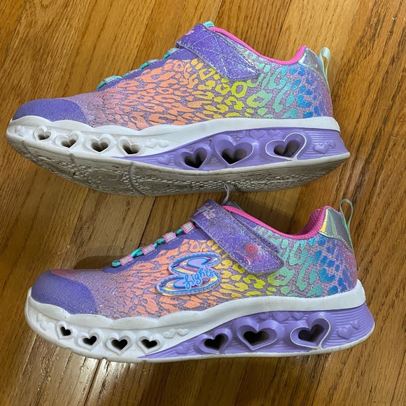 Sketchers Light Up Heart Sneakers - Picture 3 of 4